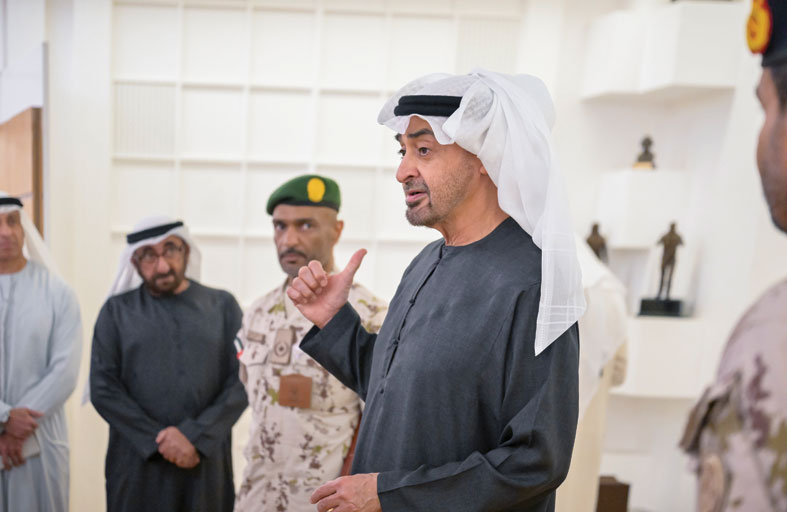 رئيس الدولة يطلع على جاهزية القوات المسلحة وقدراتها في التعامل مع مختلف التحديات الطارئة  