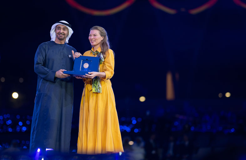 رئيس الدولة يكرم 11 فائزاً بجائزة زايد للاستدامة في COP28  