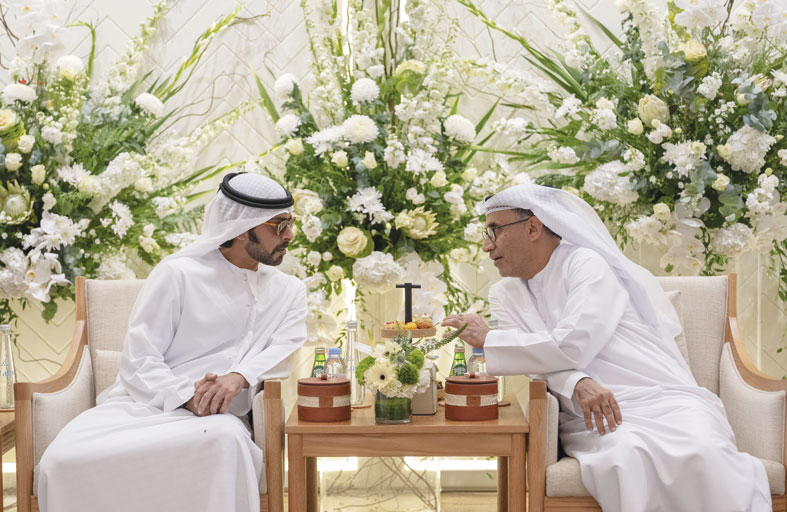 خليفة بن طحنون بن محمد يحضر حفل استقبال بمناسبة زفاف أحمد محمد الظهوري 