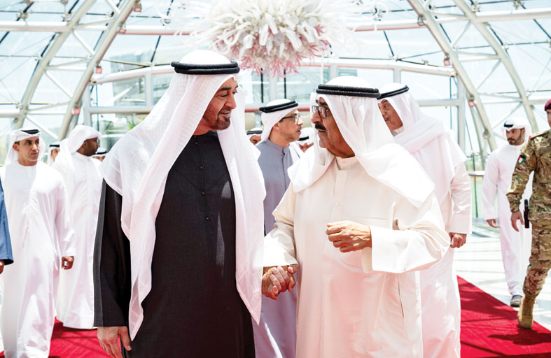 رئيس الدولة وأمير الكويت يؤكدان أهمية الاستقرار والسلام الدائم في المنطقة  