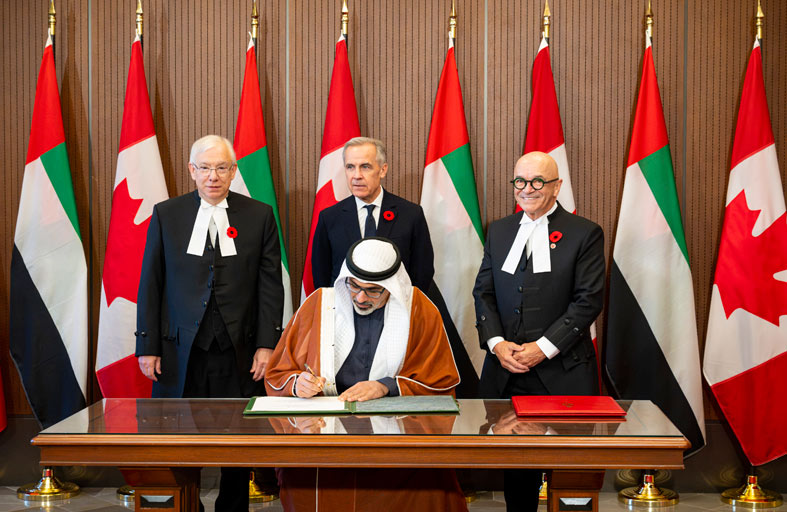 ولي عهد أبوظبي ورئيس وزراء كندا يبحثان سُبل تعزيز الشراكة الاستراتيجية وتوسيع آفاق التعاون بين البلدين 