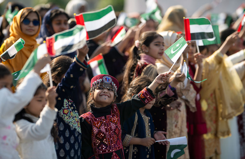 مراسم استقبال رسمية لرئيس الدولة لدى وصوله الى إسلام أباد  