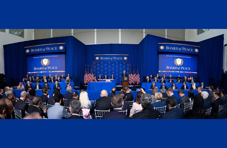 عبدالله بن زايد يعلن مساهمة الإمارات بـ 1.2 مليار دولار إضافية لدعم غزة 