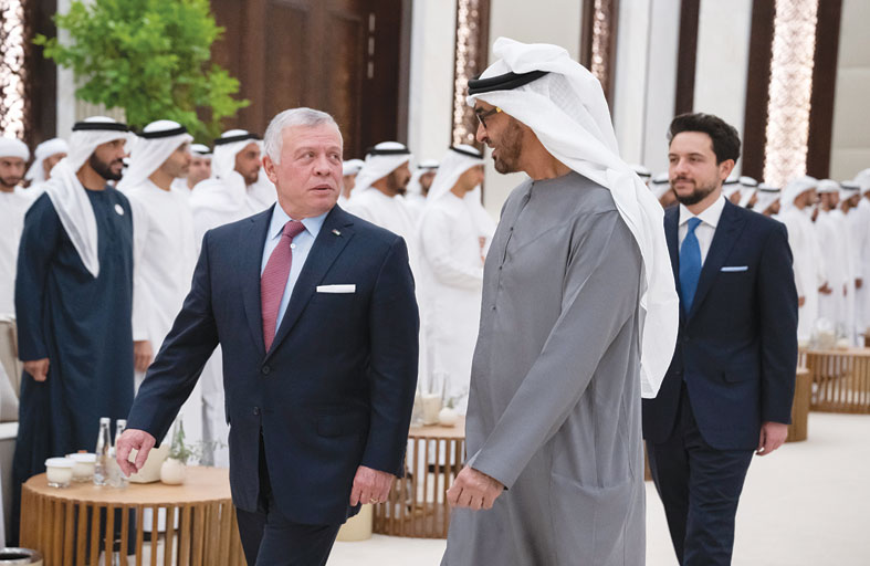 رئيس الدولة وملك الأردن يبحثان العلاقات الأخوية الوثيقة بين البلدين ومختلف جوانب التعاون 