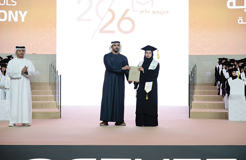 زايد بن محمد بن زايد يشهد تخريج 1,282 طالباً وطالبة من مدارس التكنولوجيا التطبيقية 