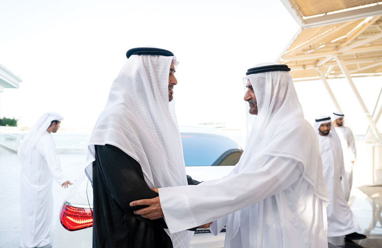 رئيس الدولة يستقبل حاكم الفجيرة ويبحث معه الموضوعات والقضايا التي تهم شؤون الوطن والمواطن 