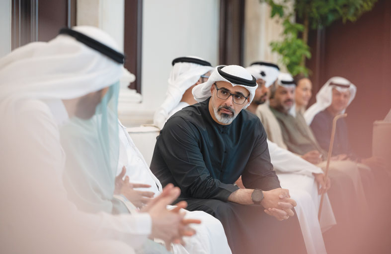 خالد بن محمد بن زايد يستقبل وفداً من مجلس الشركات العائلية الخليجية 