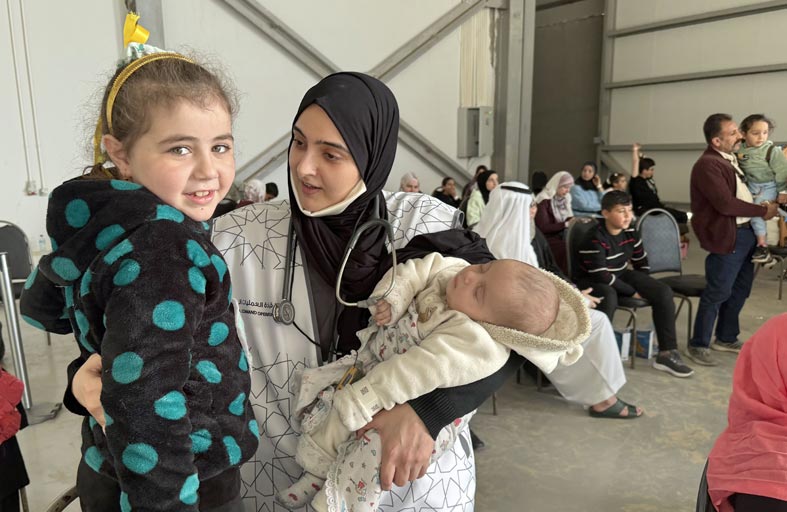 الإمارات تواصل دعمها الإنساني للشعب الفلسطيني .. وتستقبل الدفعة الـ 14 من الأطفال الجرحى ومرضى السرطان 