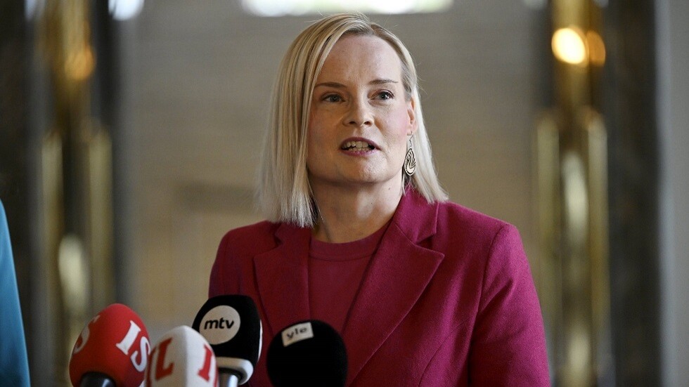 السياسةُ الفنلنديةُ تَهْتزُ بفضيحةٍ عنصريةٍ جديدة.... 