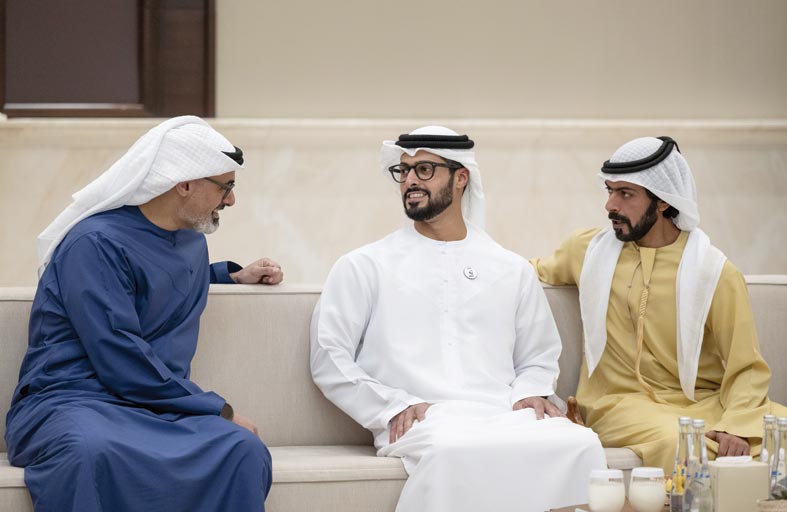 ولي عهد أبوظبي يستقبل المهنئين بشهر رمضان المبارك 