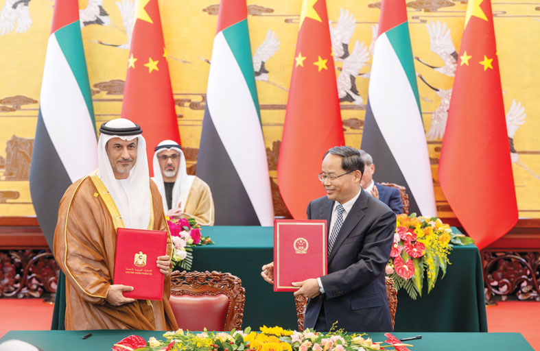 ولي عهد أبوظبي ورئيس مجلس الدولة الصيني يبحثان تعزيز الشراكة الاستراتيجية الشاملة وتوسيع آفاق التعاون بين البلدين 