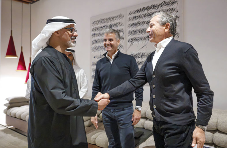 خالد بن محمد بن زايد يلتقي وفداً من الإدارة التنفيذية لشركة «والت ديزني» 