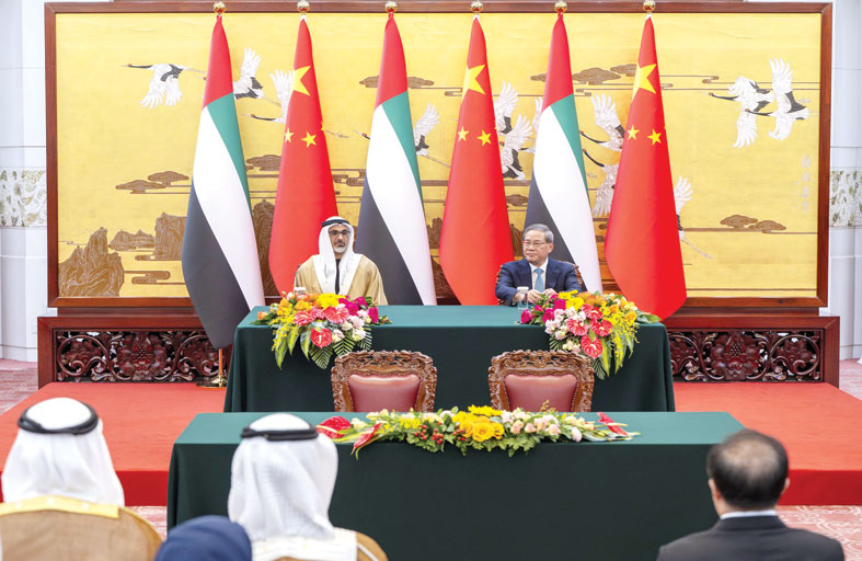 ولي عهد أبوظبي ورئيس مجلس الدولة الصيني يبحثان تعزيز الشراكة الاستراتيجية الشاملة وتوسيع آفاق التعاون بين البلدين 