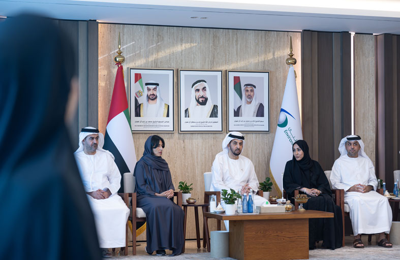 حمدان بن زايد يزور هيئة البيئة - أبوظبي .. ويشيد بجهودها في تعزيز ريادة أبوظبي عالميا في مجال استدامة المصايد السمكية 