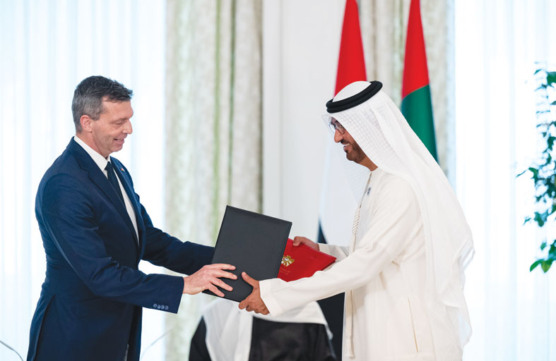 رئيس الدولة والمستشار الألماني يؤكدان أهمية تعزيز أسباب الاستقرار في المنطقة والعالم  