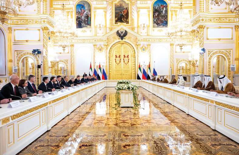 رئيس الدولة يؤكد أهمية ترسيخ السلام والاستقرار في العالم ومعالجة مختلف النزاعات سلميا 