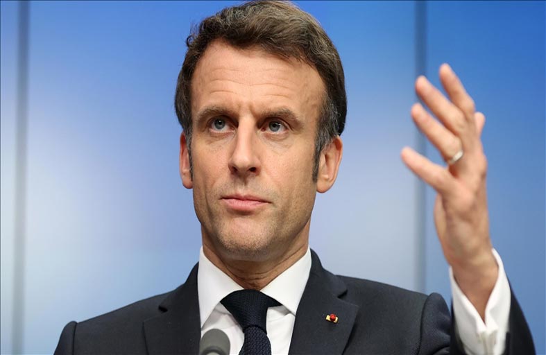 المعارضة الفرنسية ترفض منح ماكرون شيكا على بياض