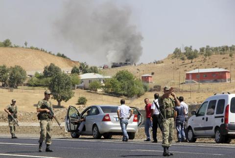 طائرات تركية تقصف 50 موقعاً للمتمردين الأكراد 