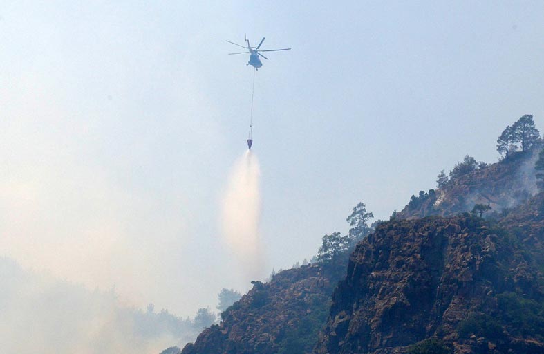 حرائق الغابات في جنوب غرب تركيا تدخل يومها الثالث 