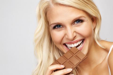 الشوكولاتة تخفض الوزن والداكنة تفيد القلب وتقلل الكلسترول
