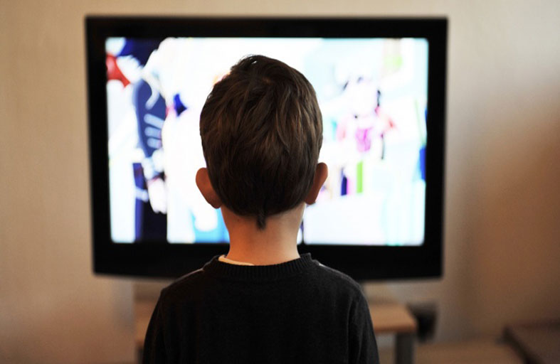 برامج التلفزيون التعليمية تطوّر مهارات الأطفال الرقمية