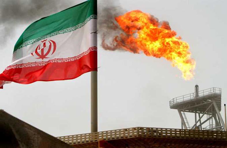 إيران تتوعد بـالرد على العقوبات الأمريكية 