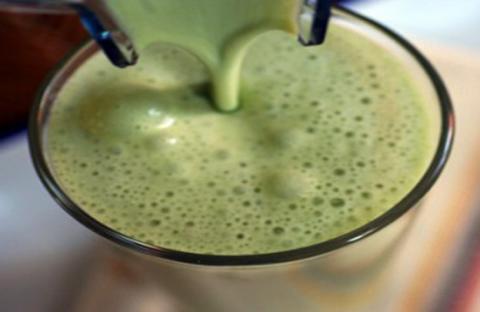 الحليب خالي الدسم المقوى بالشاي الأخضر يقاوم الأورام السرطانية