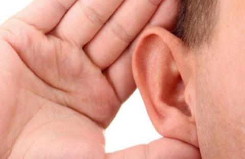 ضعف السمع قد يؤدي إلى تراجع القدرات الذهنية 