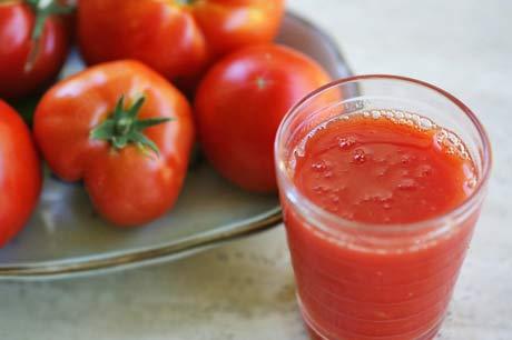 عـصير الطماطم يفيد العضلات 