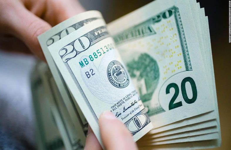 الدولار يستقر مع ترقب اجتماعي المركزيين الأمريكي والأوروبي 