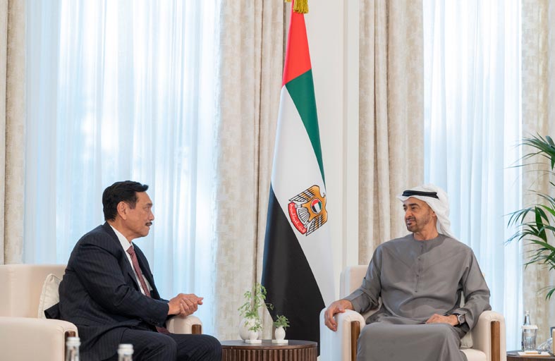 رئيس الدولة يستقبل الوزير المنسق للشؤون البحرية والاستثمار في إندونيسيا