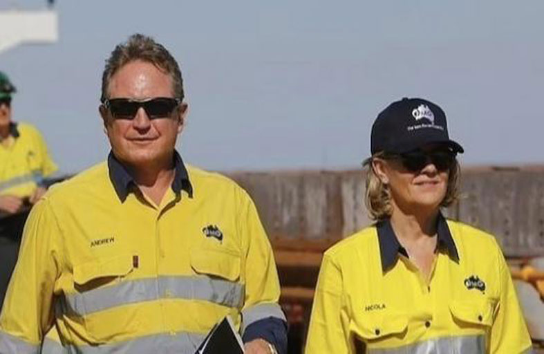 يتخليان عن ثروتهما لصالح الخير