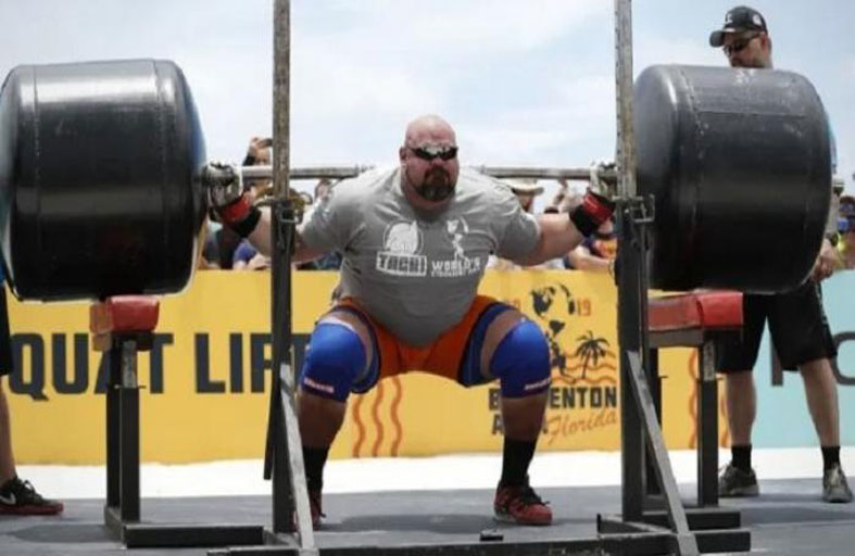 هذا ما يأكله أقوى رجل في العالم خلال يوم واحد