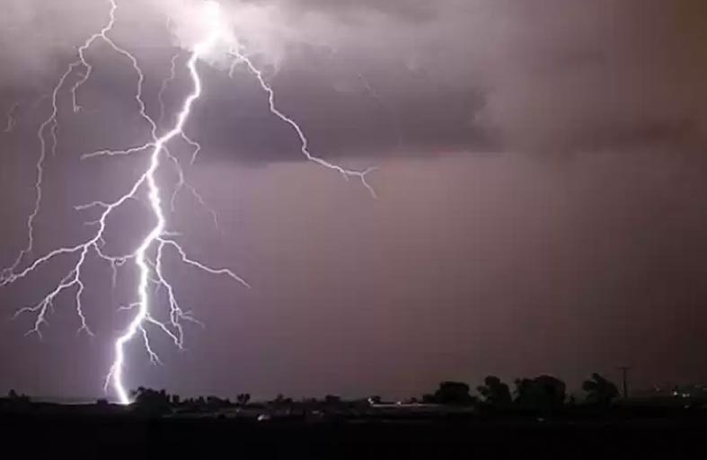 الصواعق تقتل العشرات بولاية هندية