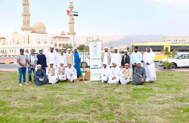 بلدية مدينة دبا الحصن تختتم أسبوع التشجير الـ 40