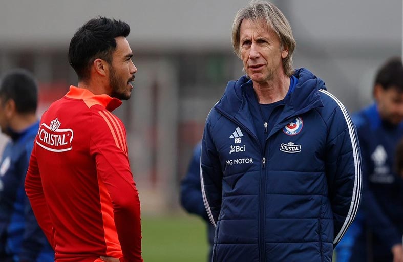 قبل كوبا أمريكا.. بيليغريني يدعم مدرب تشيلي