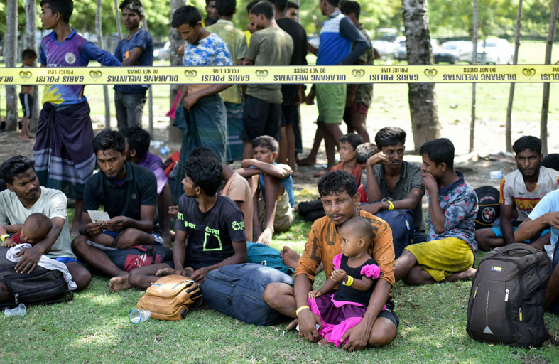 وصول 200 من الروهينغا بحراً إلى إندونيسيا