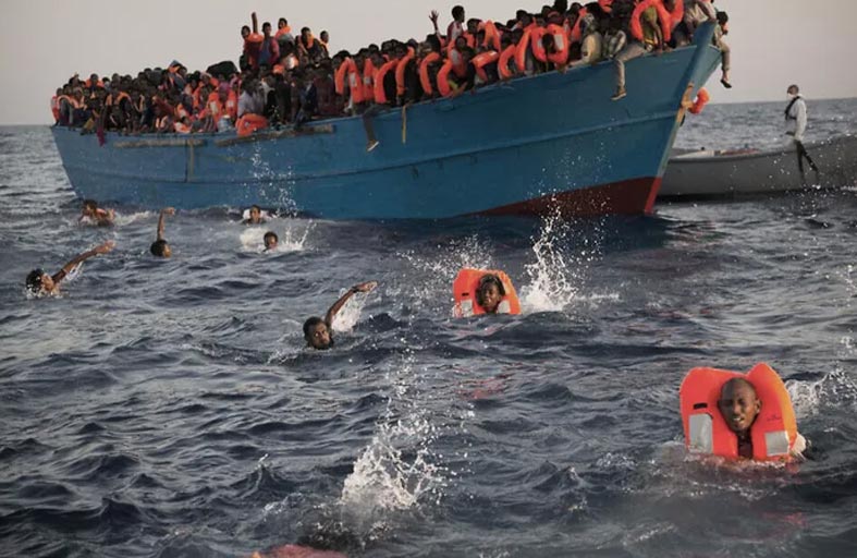 إيطـاليــا تعلــن فقـــدان 30 مهاجـــرا قبالـــة ســـواحــــل ليبيا 