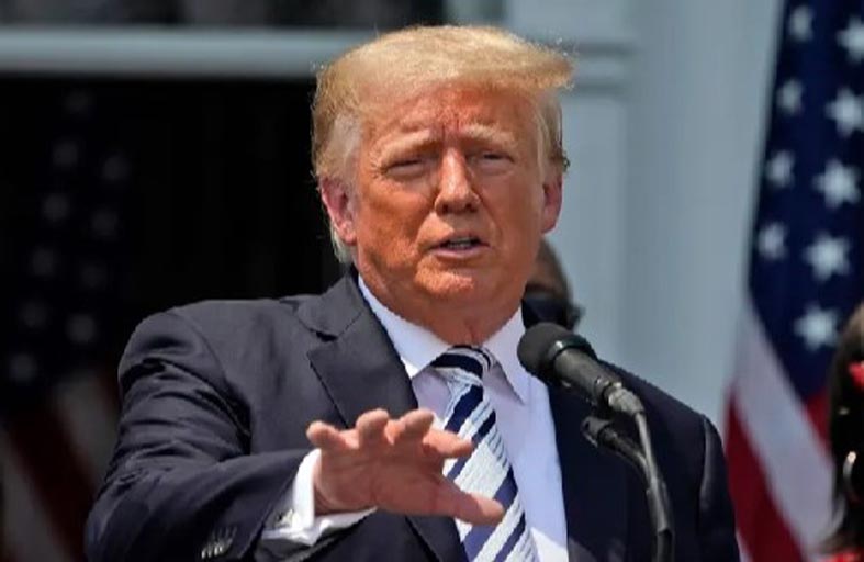 دونالد ترامب يشمت في جمهوري صوت لعزله 