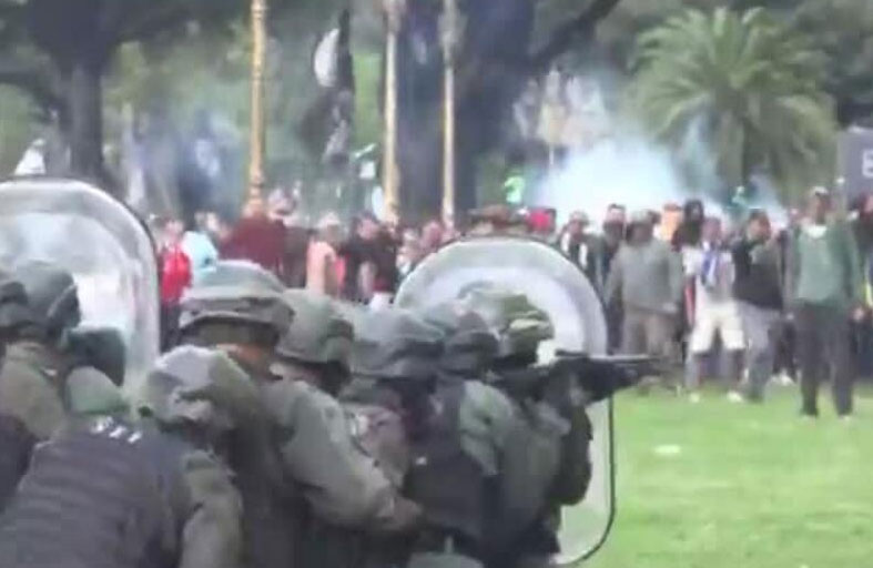 إصابة صحفي بجروح خطرة خلال تظاهرة للمتقاعدين في الأرجنتين 