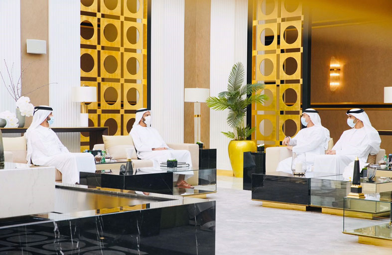 ولي عهد رأس الخيمة يستقبل وزراء الاقتصاد وريادة الأعمال والتجارة الخارجية
