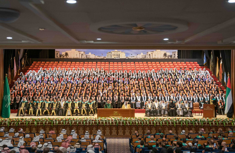 سلطان القاسمي يشهد حفل تخريج طلاب جامعة الشارقة لفصل الخريف 2020