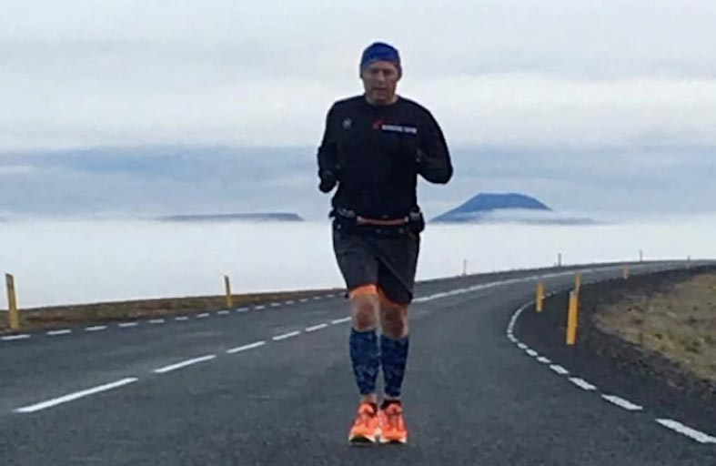 خمسيني يجري عبر آيسلاندا في 10 أيام فقط