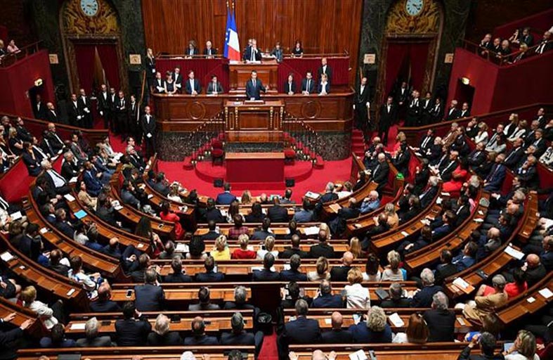 الشيوخ الفرنسي يصوت لصالح قانون «اعتذار» من الحركيين الجزائريين 
