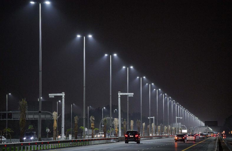 بلدية أبوظبي تنظم حملة توعوية بهدف توضيح الفوائد الإيجابية لمشروع طاقة LED 