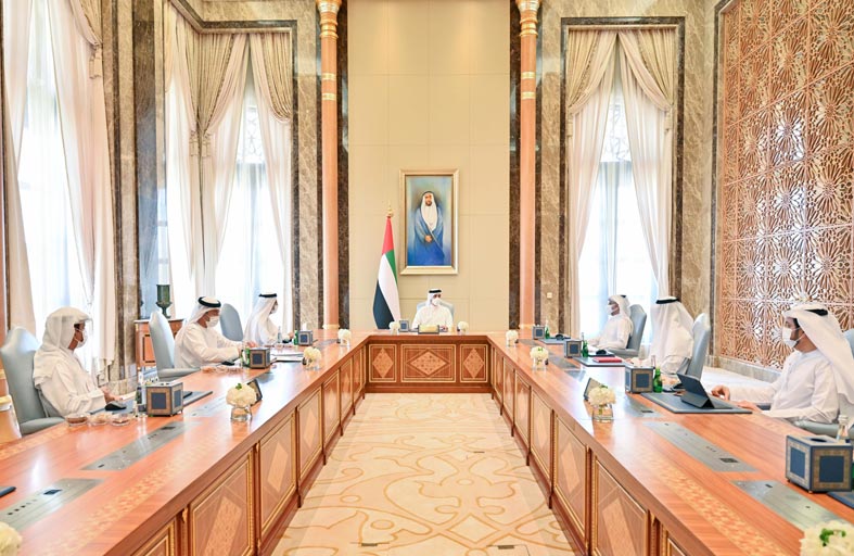 منصور بن زايد: القيادة الرشيدة حريصة على النهوض بالكفاءات الوطنية في الاقتصاد والتنمية
