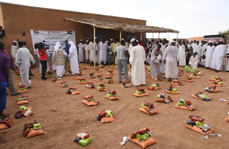 بمكرمة من حاكم عجمان .. مساعدات إنسانية لـ 10 آلاف شخص من المتأثرين من الفيضانات في السودان