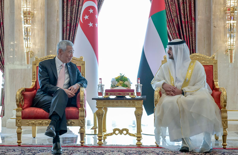مكتوم بن محمد يستقبل رئيس وزراء سنغافورة