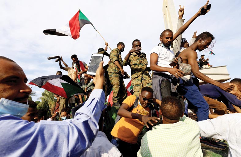 قتيل ومئات الجرحى في تظاهرات بالسودان