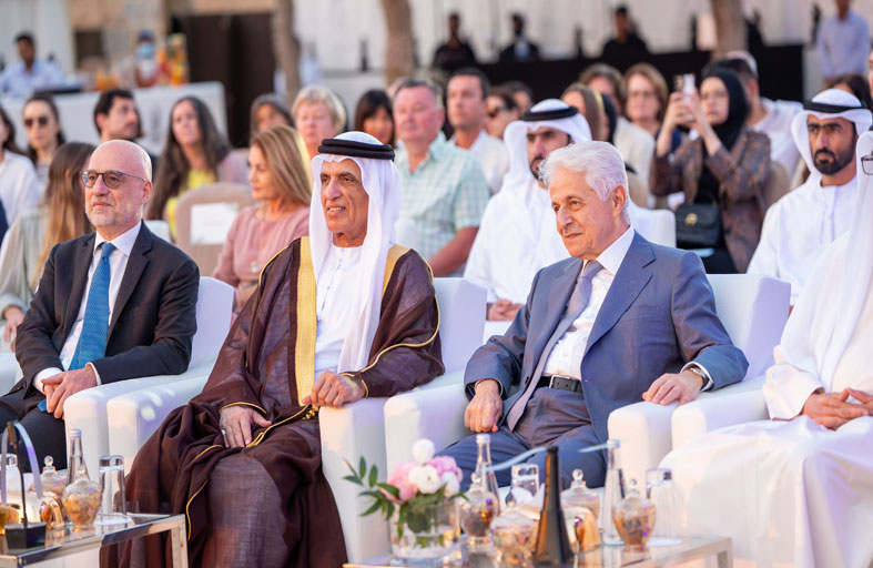 سعود بن صقر يشهد أمسية موسيقية لعازف البيانو الإيطالي أليساندرو مارتير في رأس الخيمة 